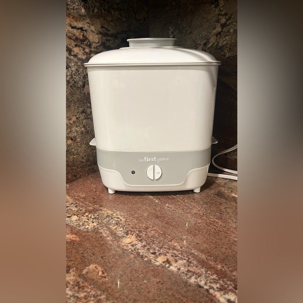 Baby bottler sterilizer